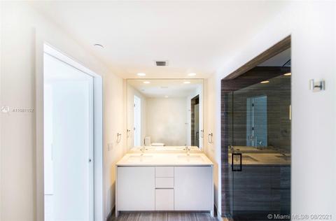 1010 Brickell Ave #4403, Miami, FL 33131 photo 17