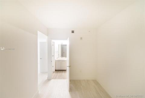 1010 Brickell Ave #4403, Miami, FL 33131 photo 14