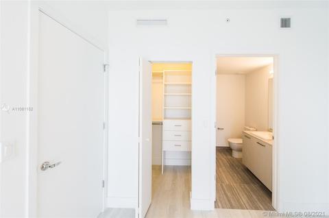 1010 Brickell Ave #4403, Miami, FL 33131 photo 28
