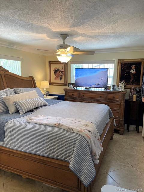 3295 W 9th Ave, Hialeah, FL 33012 photo 11