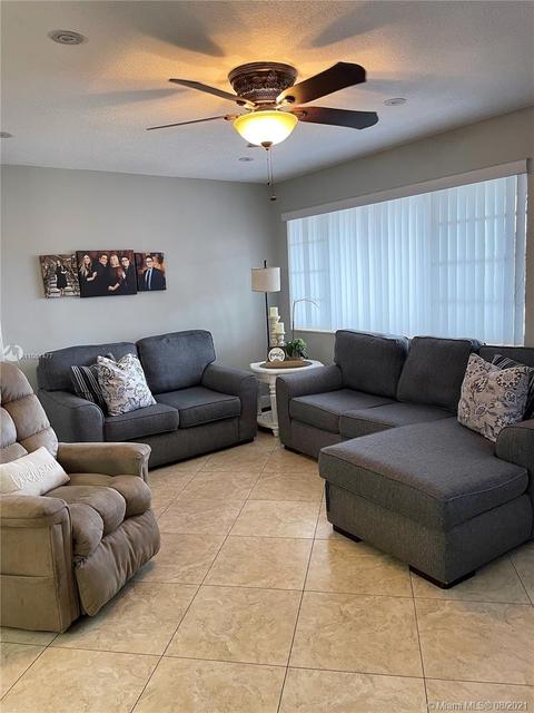 3295 W 9th Ave, Hialeah, FL 33012 photo 4