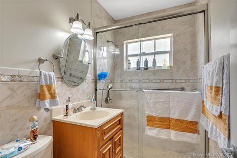 3321 E 2nd Ave, Hialeah, FL 33013 photo 32