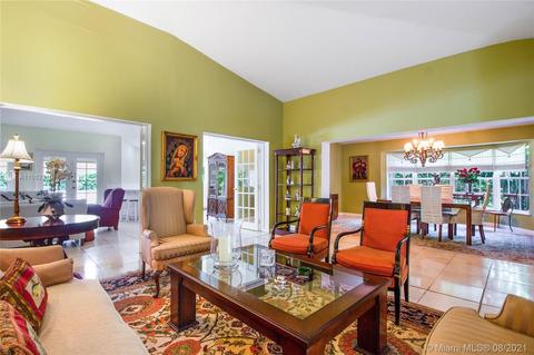 560 Hampton Ln, Key Biscayne, FL 33149 photo 2