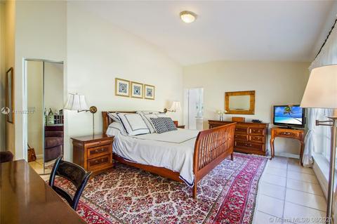 560 Hampton Ln, Key Biscayne, FL 33149 photo 11
