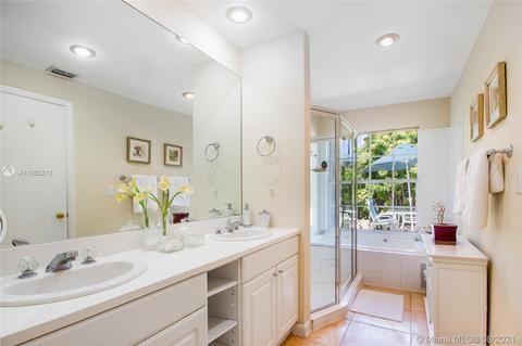 560 Hampton Ln, Key Biscayne, FL 33149 photo 13