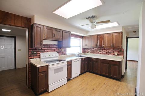 509 SW 2nd Ave, Okeechobee, FL 34974 photo 8