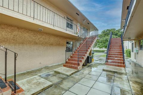 685 E 2nd Ave, Hialeah, FL 33010 photo 2