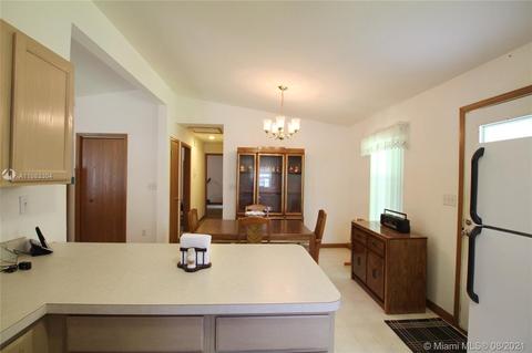 7272 NW 84th Ct, Okeechobee, FL 34972 photo 6