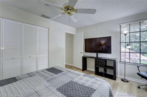 2960 E Budd Dr, Hollywood, FL 33026 photo 49