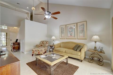2960 E Budd Dr, Hollywood, FL 33026 photo 18