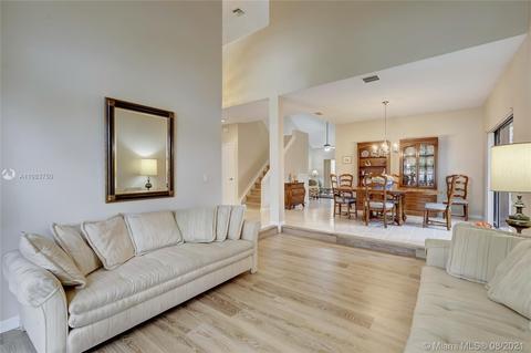 2960 E Budd Dr, Hollywood, FL 33026 photo 14