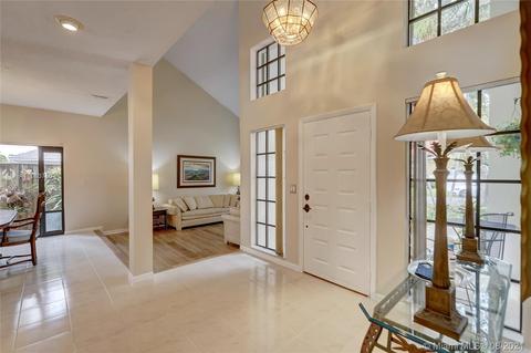 2960 E Budd Dr, Hollywood, FL 33026 photo 7