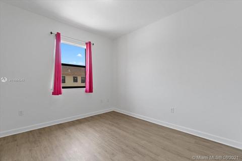 3306 W 90th Ter, Hialeah, FL 33018 photo 17