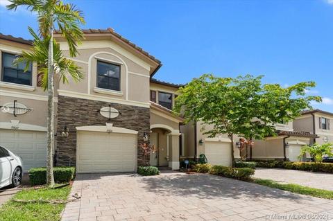 3306 W 90th Ter, Hialeah, FL 33018 photo 2