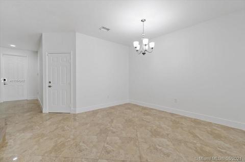 3306 W 90th Ter, Hialeah, FL 33018 photo 4