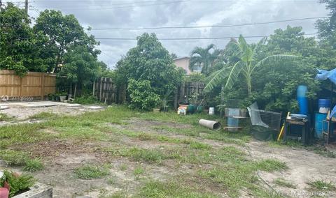 775 E 19th St, Hialeah, FL 33013 photo 3