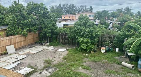 775 E 19th St, Hialeah, FL 33013 photo 2