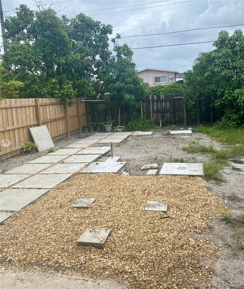 775 E 19th St, Hialeah, FL 33013 photo 4