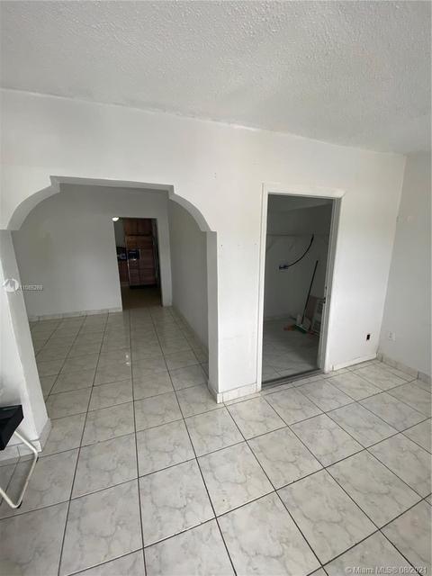 570 E 48th St, Hialeah, FL 33013 photo 5