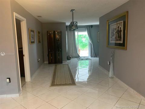65 E 13th St, Hialeah, FL 33010 photo 5