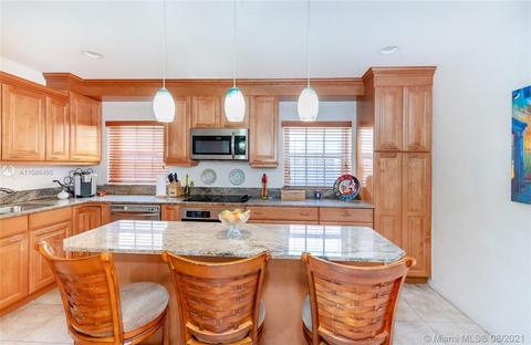 400 Forrest Dr, Miami Springs, FL 33166 photo 7