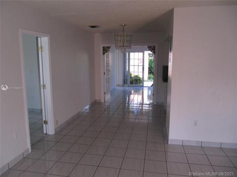 751 NE 4th Pl, Hialeah, FL 33010 photo 8