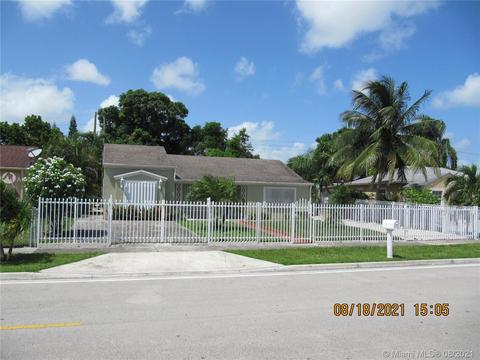 751 NE 4th Pl, Hialeah, FL 33010 photo 2