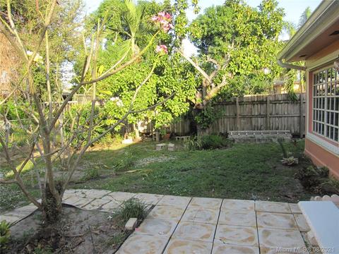 751 NE 4th Pl, Hialeah, FL 33010 photo 35