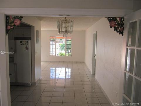 751 NE 4th Pl, Hialeah, FL 33010 photo 9