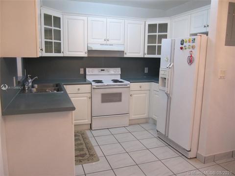 751 NE 4th Pl, Hialeah, FL 33010 photo 10