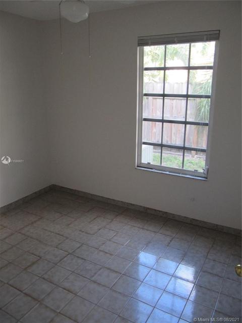 751 NE 4th Pl, Hialeah, FL 33010 photo 25