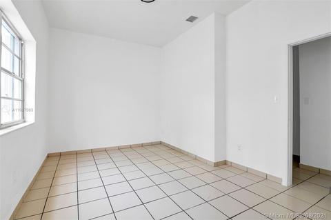 4448 E 9th Ct, Hialeah, FL 33013 photo 8