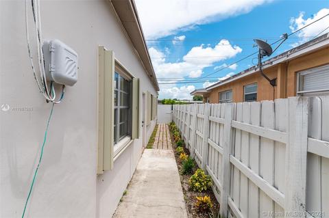 4448 E 9th Ct, Hialeah, FL 33013 photo 20