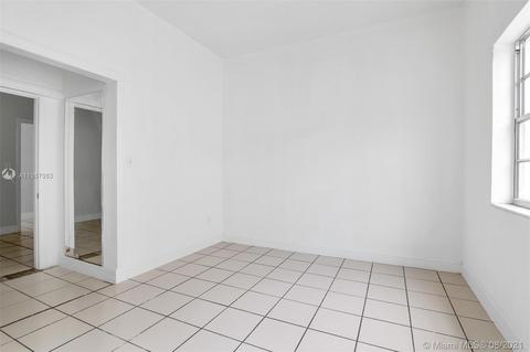4448 E 9th Ct, Hialeah, FL 33013 photo 5