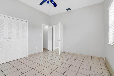 4448 E 9th Ct, Hialeah, FL 33013 photo 12