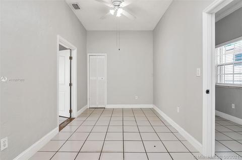4448 E 9th Ct, Hialeah, FL 33013 photo 10