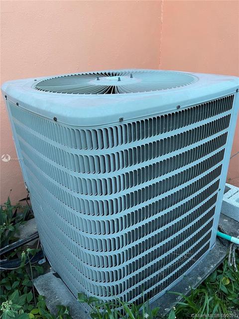 571 SE 7th St, Hialeah, FL 33010 photo 32