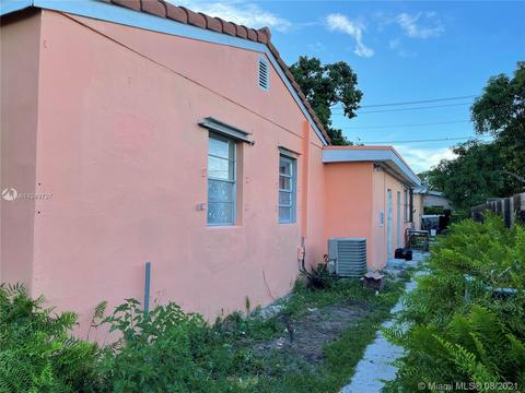 571 SE 7th St, Hialeah, FL 33010 photo 4