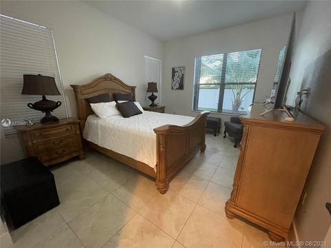 9853 W 32nd Ln, Hialeah, FL 33018 photo 8