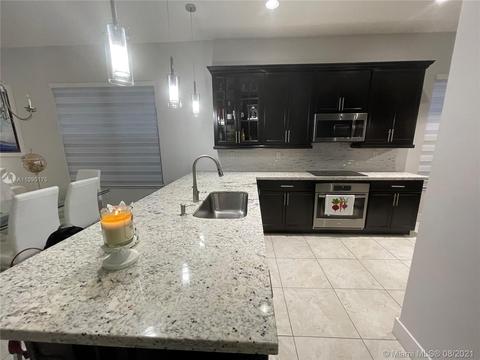 9853 W 32nd Ln, Hialeah, FL 33018 photo 3