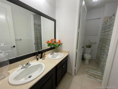 9853 W 32nd Ln, Hialeah, FL 33018 photo 9