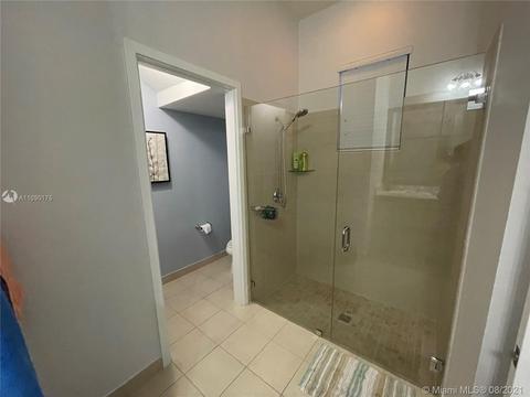 9853 W 32nd Ln, Hialeah, FL 33018 photo 11