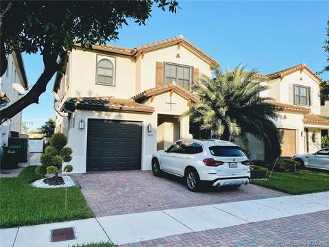 9853 W 32nd Ln, Hialeah, FL 33018 photo 2