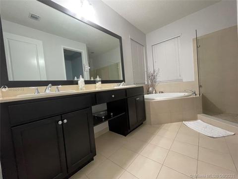 9853 W 32nd Ln, Hialeah, FL 33018 photo 17