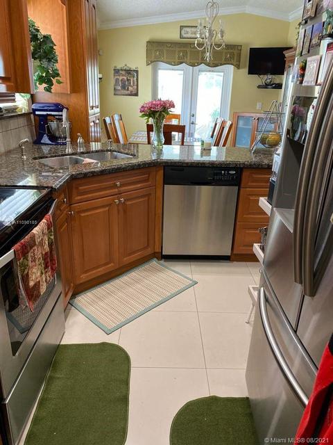 7541 W 33rd Ln, Hialeah, FL 33018 photo 4