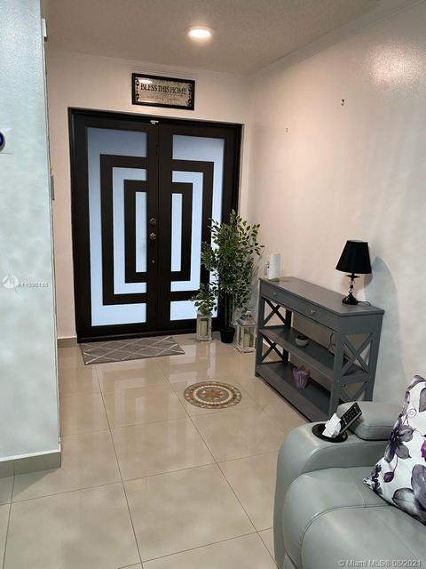 7541 W 33rd Ln, Hialeah, FL 33018 photo 2