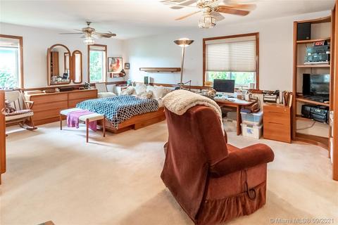 126 E 9th Ct, Hialeah, FL 33010 photo 20