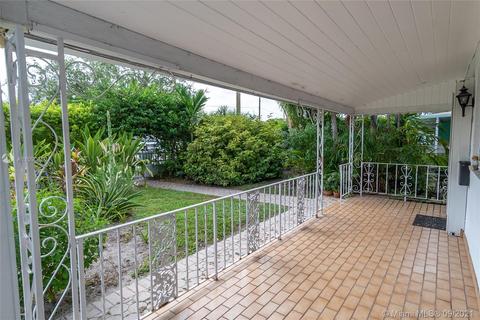 126 E 9th Ct, Hialeah, FL 33010 photo 11