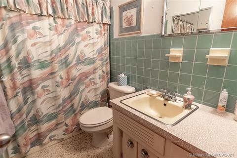 126 E 9th Ct, Hialeah, FL 33010 photo 28
