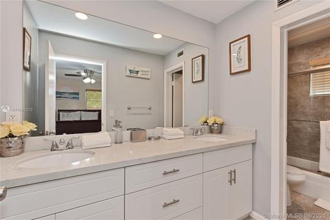 5300 Pierce St, Hollywood, FL 33021 photo 2
